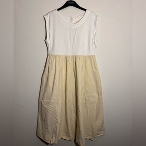 Sleeveless midi White and Cream Dress